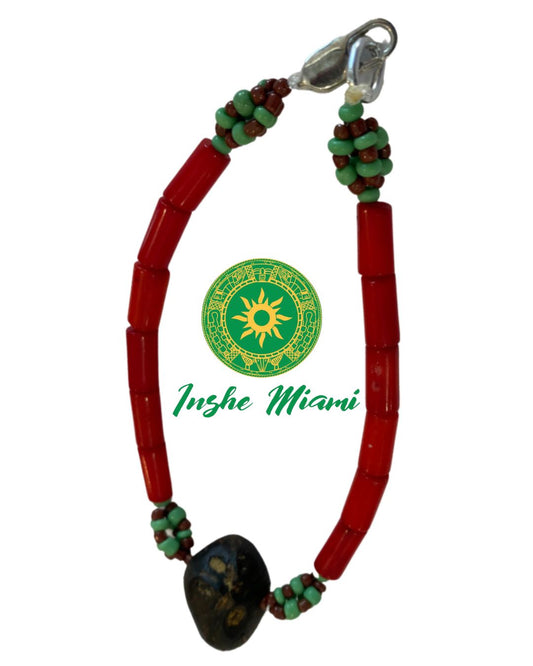 Ilde de Coral Rojo con Ikín de 4 Ojos – Collar Religioso Tradicional
