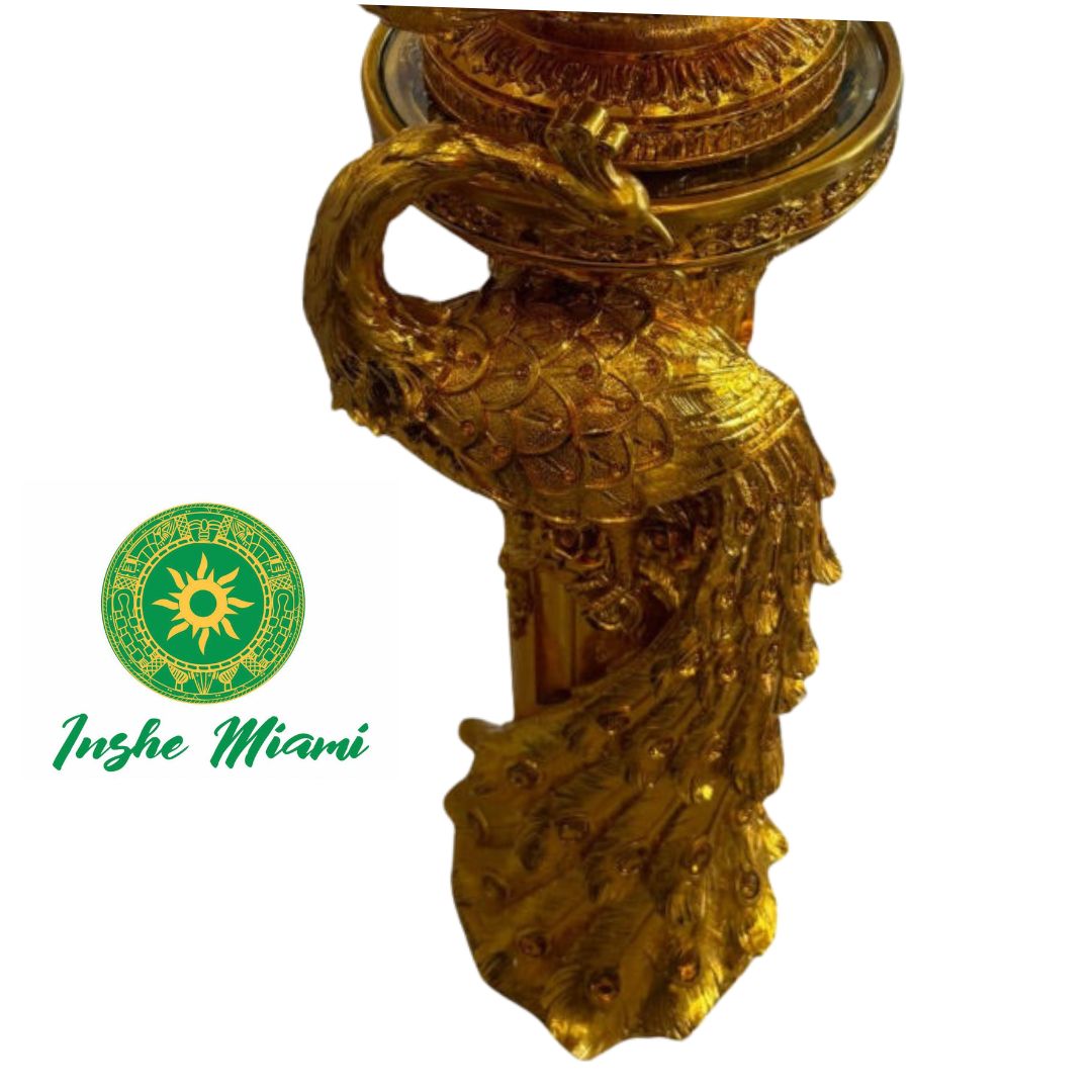 Pedestal con Adornos en Relieve
