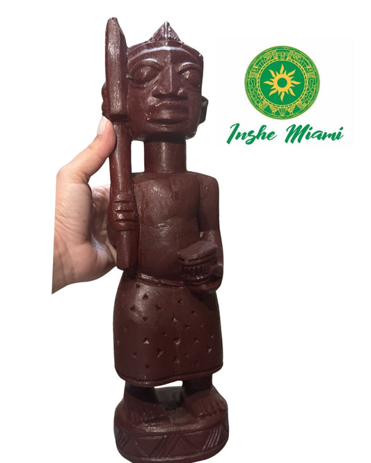 Icono de Shangó en Madera 14” – Escultura Tradicional de Nigeria | Inshe Miami