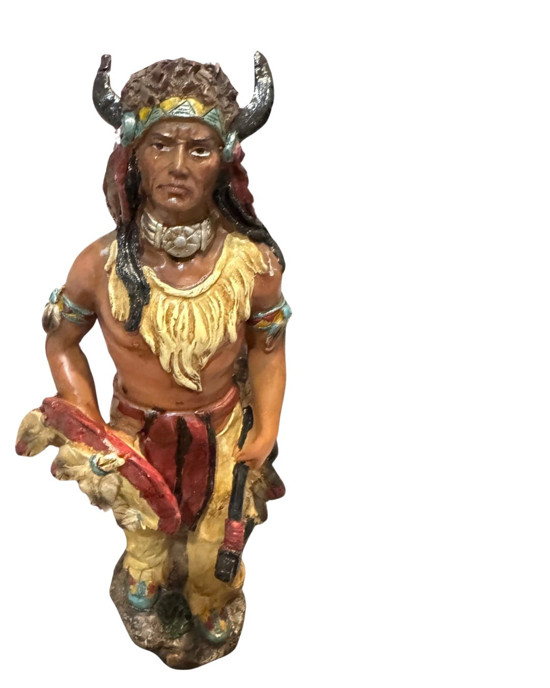 Estatua de indio con escudo y arma de caza 10 pulgadas