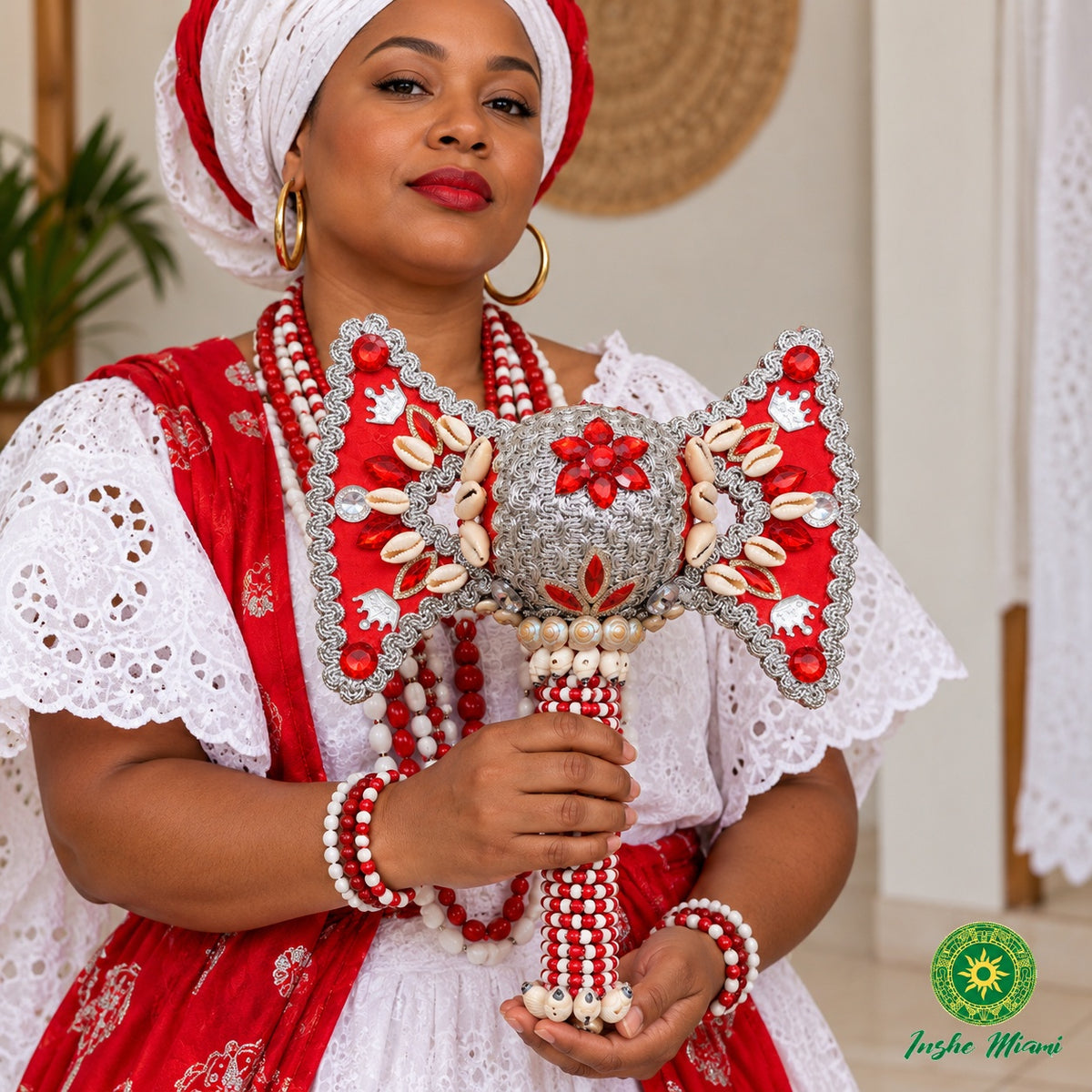 Hacha de Maraca con Cuentas y Caracoles | Inshe Miami
