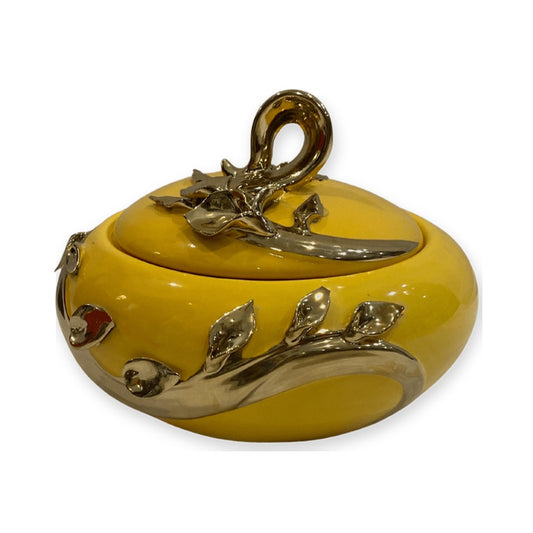 Sopera Redonda con Adornos en Relieve 10"
