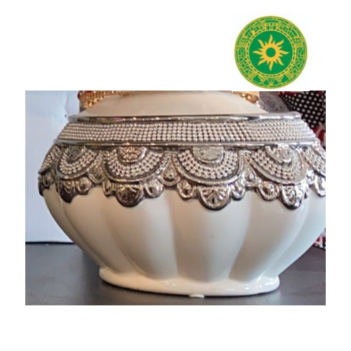 SMALL ROUND TUREEN WITH ORNAMENTS